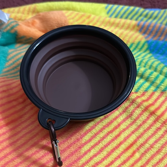 Clip On Collapsible Travel Water Bowl💧🐕 - Picture 5 of 9